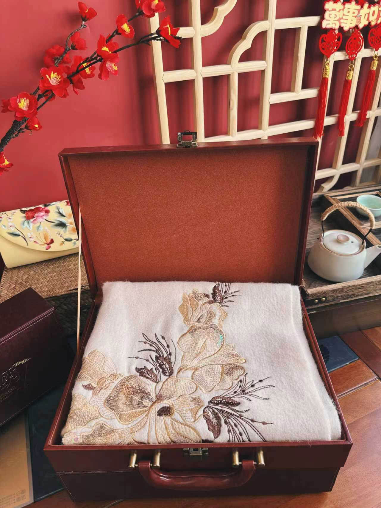 Luxury Handmade Embroidered Scarf & Shawl – 100% Wool, 60x200cm