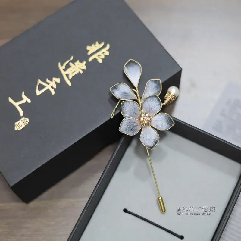 Handmade Suzhou Velvet Flower Brooch – Hanfu & Qipao Pin, Gift Box
