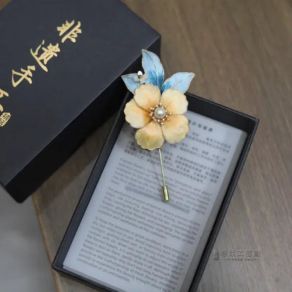 Handmade Suzhou Velvet Flower Brooch – Hanfu & Qipao Pin, Gift Box