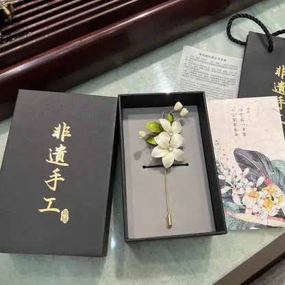 Handmade Suzhou Velvet Flower Brooch – Hanfu & Qipao Pin, Gift Box