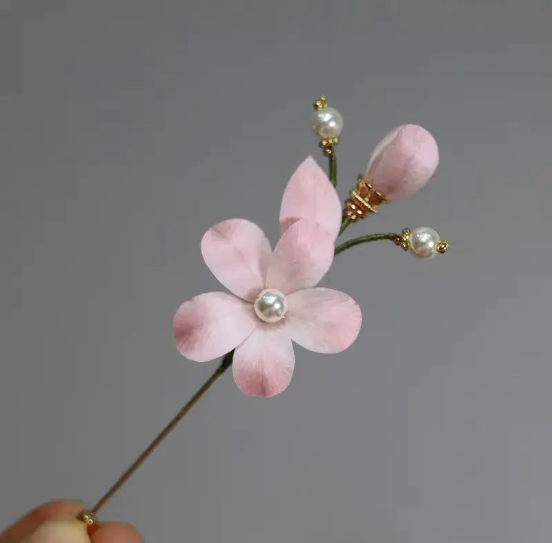 Handmade Suzhou Velvet Flower Brooch – Hanfu & Qipao Pin, Gift Box