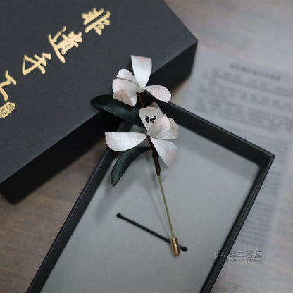 Handmade Suzhou Velvet Flower Brooch – Hanfu & Qipao Pin, Gift Box