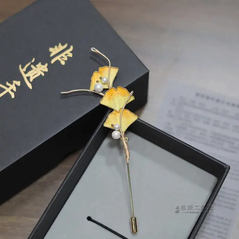 Handmade Suzhou Velvet Flower Brooch – Hanfu & Qipao Pin, Gift Box
