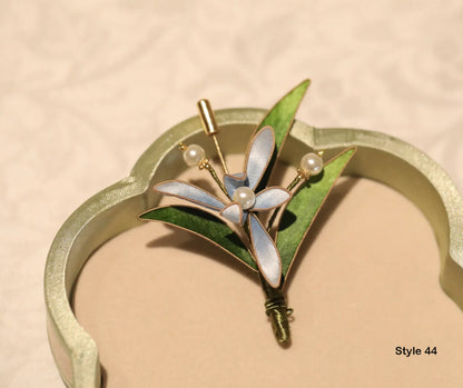 Handmade Velvet Flower Brooch – Elegant Gift for Mom or Teacher